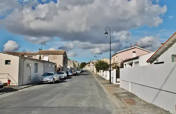 Monte Escalier 73 Monte escalier Bourgneuf